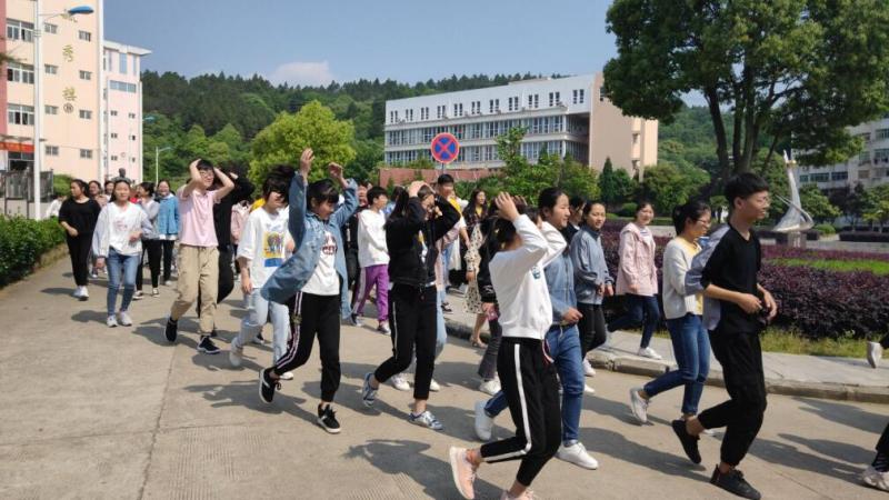 QQ截图20190516103236.jpg